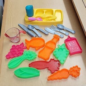 Little Tikes and Mattel Tuff Stuff toy food and tray
